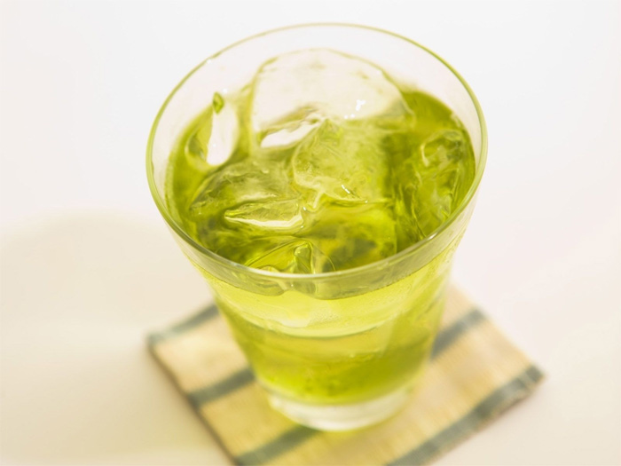 Новогодний коктейль «Зеленый змий»